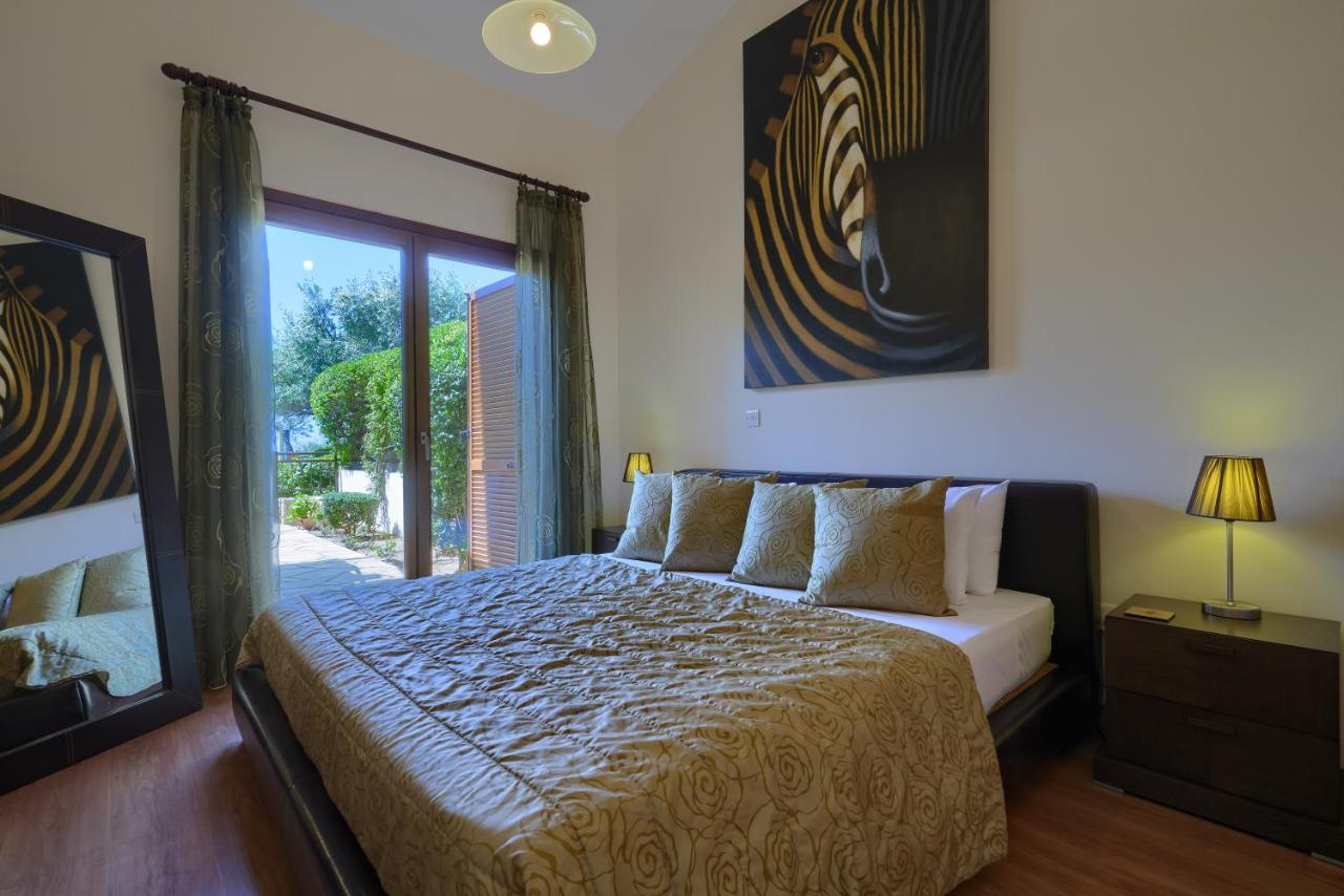 3 Bedroom Villa Madelini With Private Pool, Aphrodite Hills Resort Kouklia Exterior foto